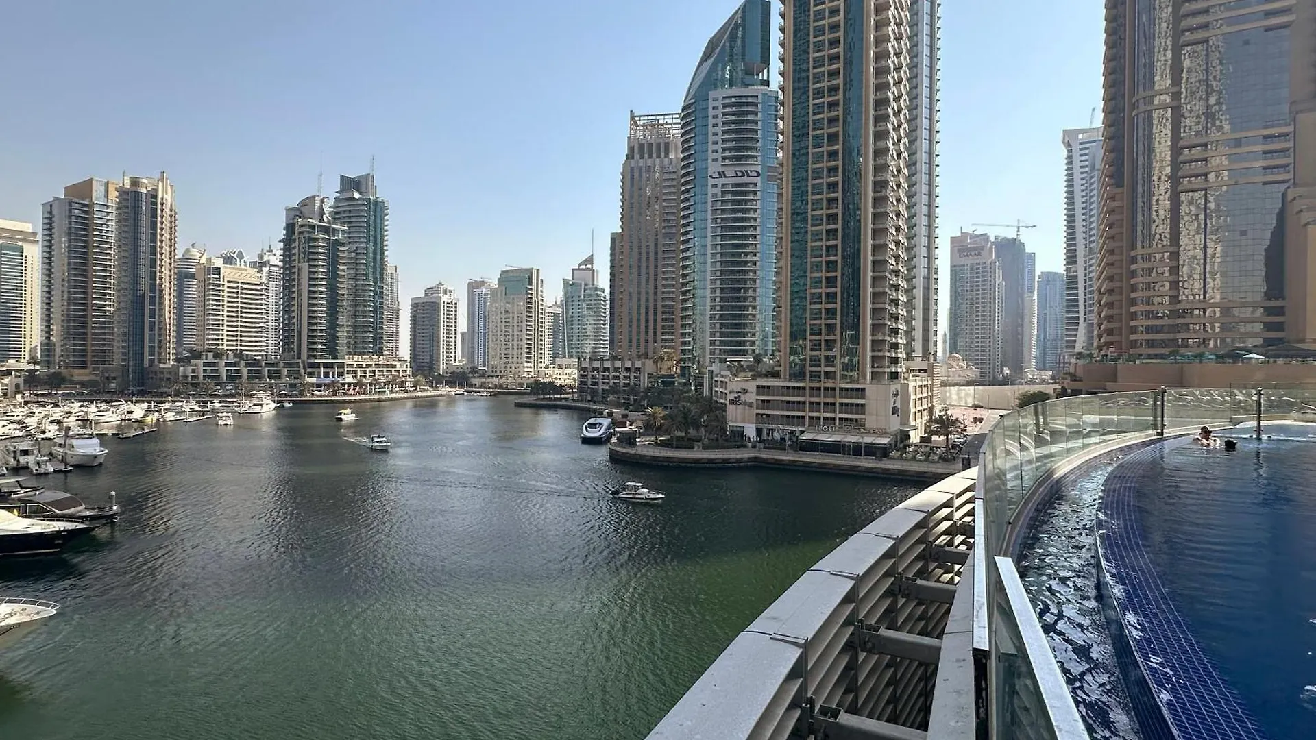 Maison Privee - Sleek Stay In Dubai Marina Famous Twisting Tower United Arab Emirates