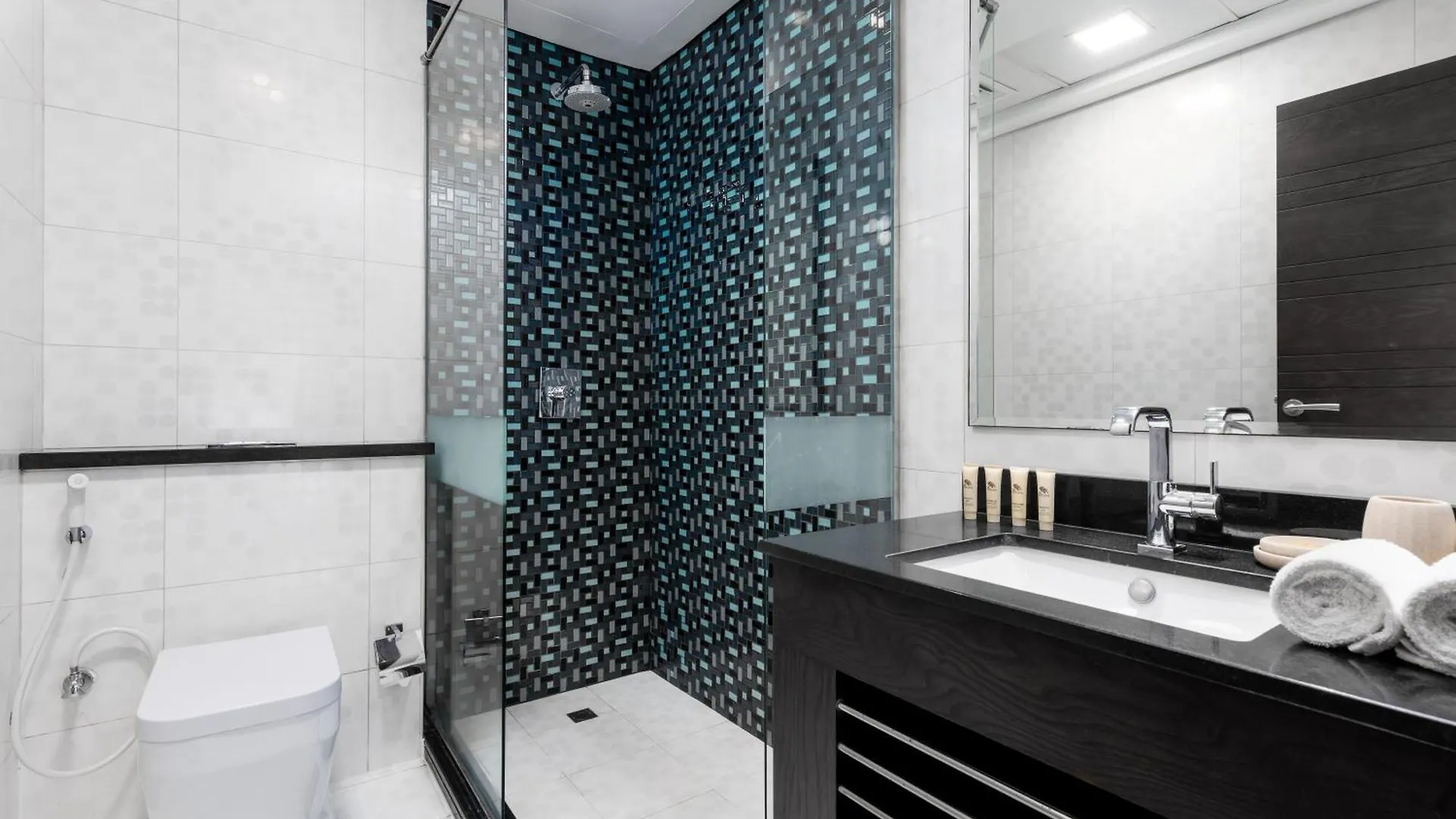 Maison Privee - Sleek Stay In Dubai Marina Famous Twisting Tower 0*,  United Arab Emirates