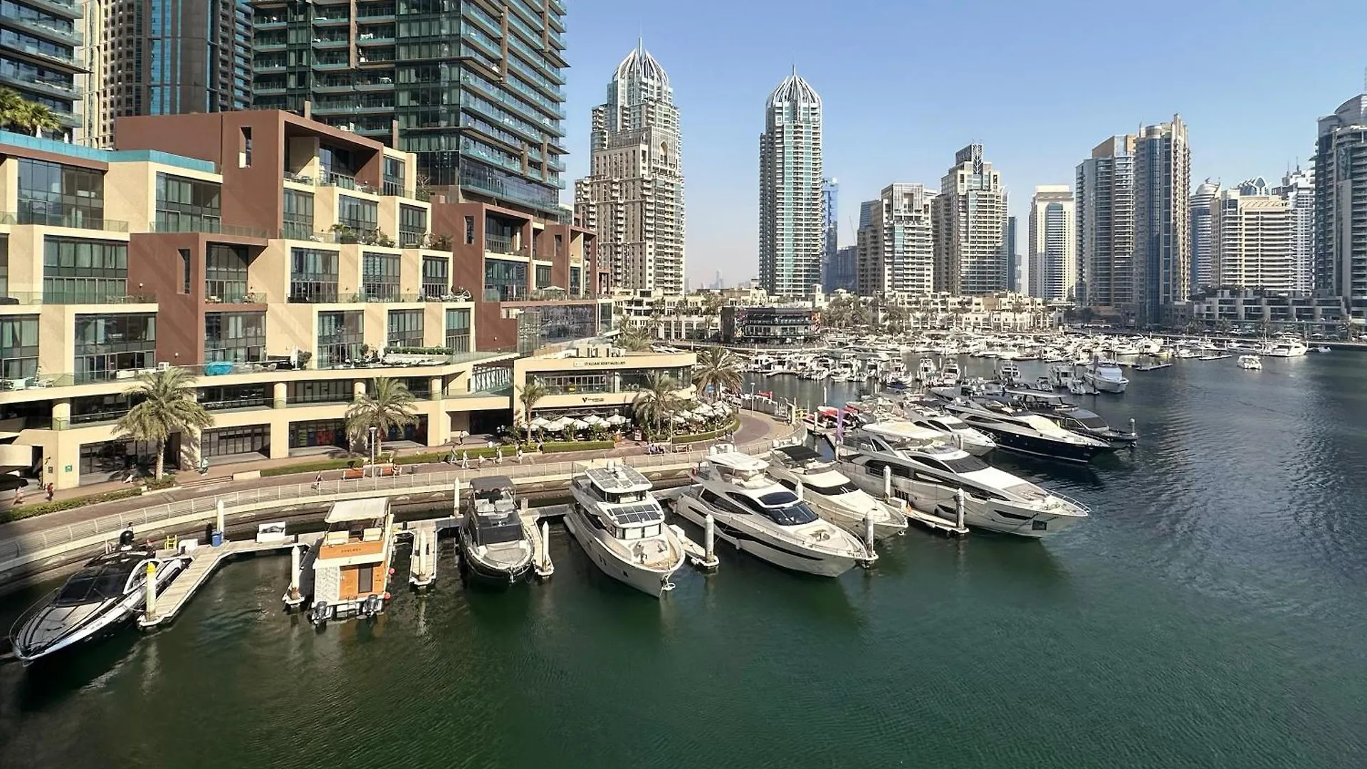 Maison Privee - Sleek Stay In Dubai Marina Famous Twisting Tower 0*,